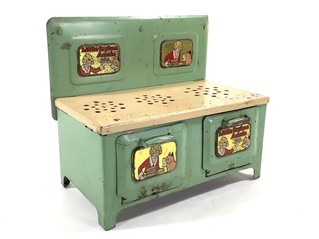 Marx Little Orphan Annie Lithograph Steel Toy Oven (1 of 8)