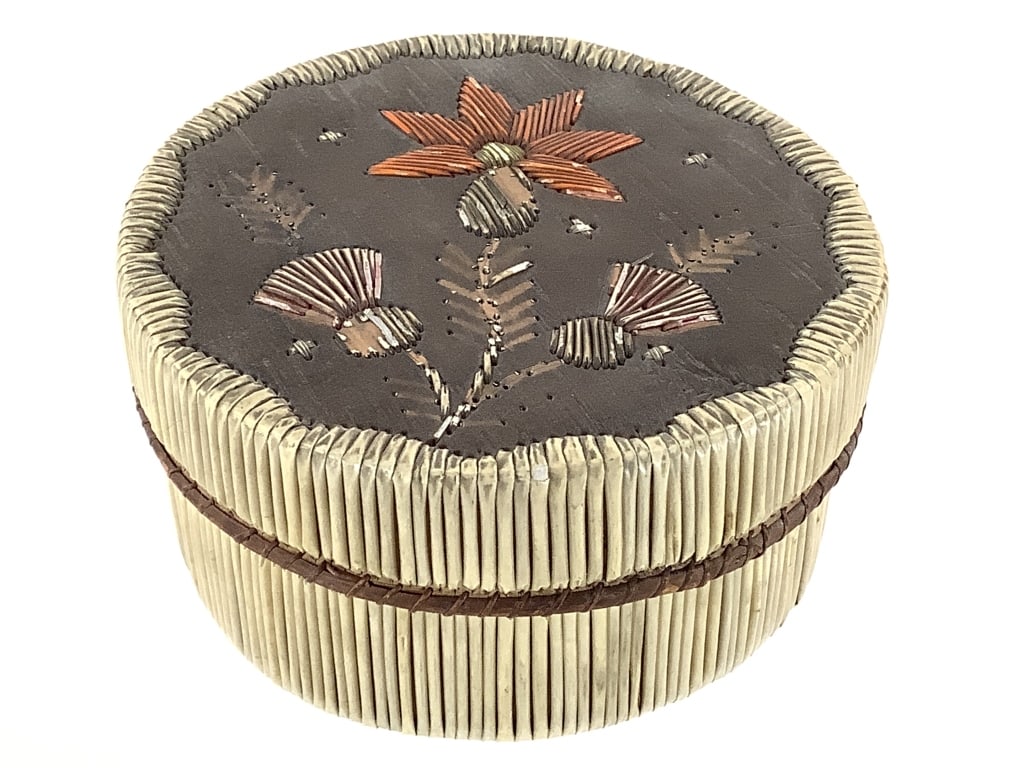 Birchbark & Quill Lidded Box w/ Floral Motif (1 of 7)