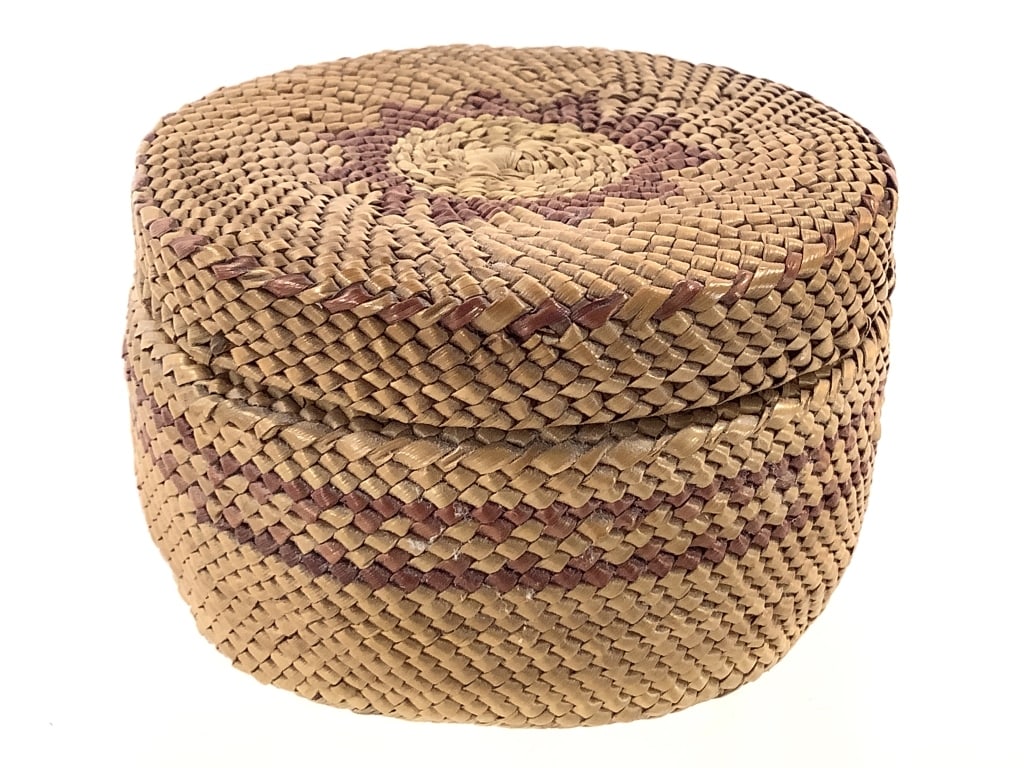 Pacific Northwest Twined Polychrome Basket w/ Lid (1 of 6)
