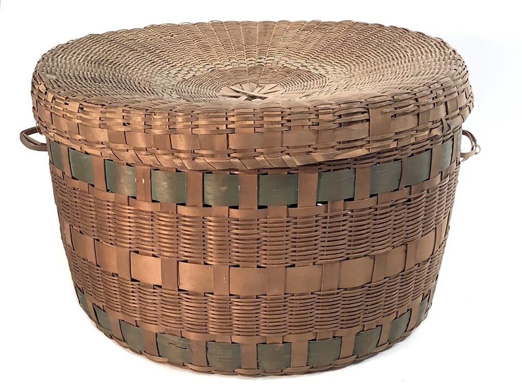 Lg Lidded Splint Basket w/ Green Painted Bands: 13"W x 8"D. Several damaged weft splints along the rim and handles, aswell as minor instances of breakage, cracking, and fraying throughout. Green coloration on both bands is worn but visible. Provena