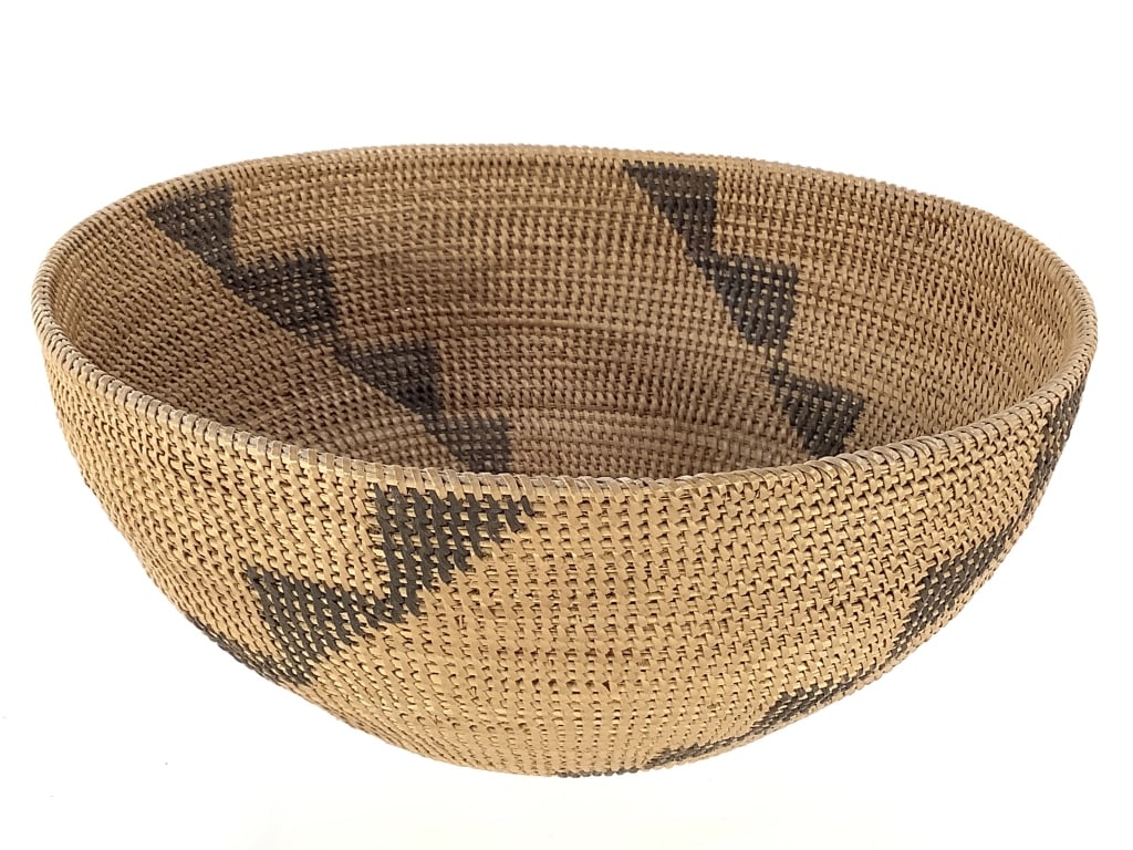 Western Geometric Coiled Basket Bowl (1 of 5)
