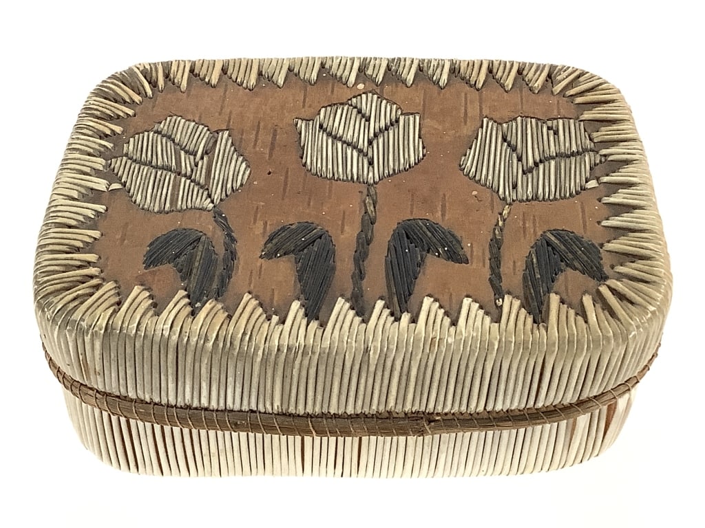 Birchbark Quill Lidded Box w/ Floral Motif: 4 1/4"L x 3 1/4"W x 1 1/2"H. Lid is in overall good condition; quillwork intact. Base shows quill loss in several areas, as well as loose threads and expected wear. Provenance: Collection of William a