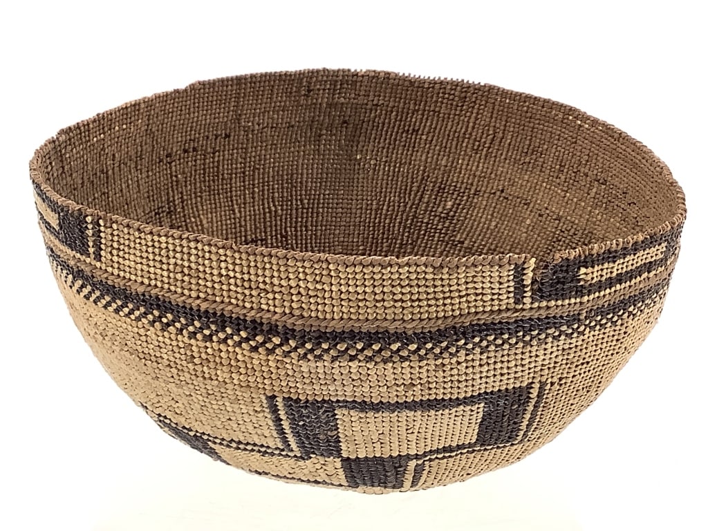Finely Twined Basket Bowl w/ Geometric Patterns (1 of 6)