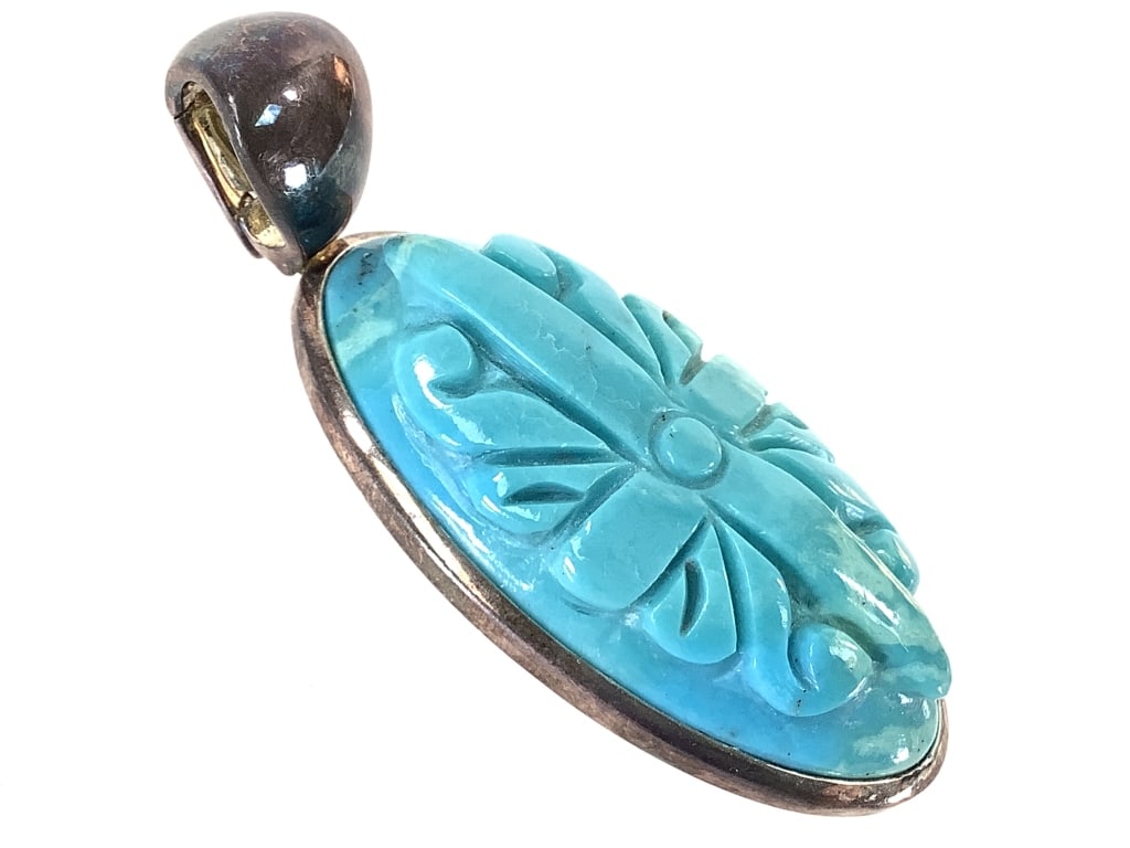 Sterling Carved Turquoise Pendant 19.0g TW: 2 1/2" H