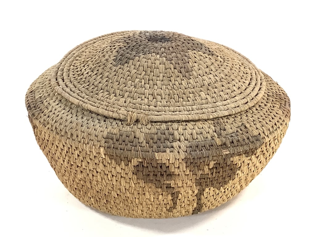 Coiled Storage Basket w/ Attached Lid (1 of 7)
