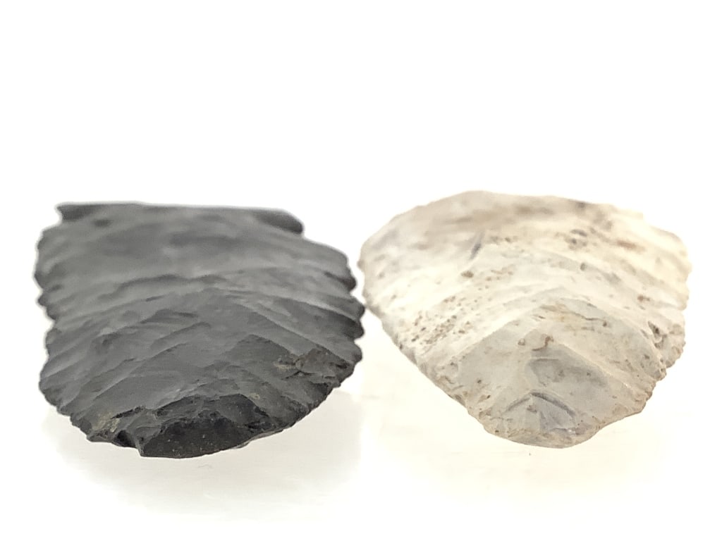 3 Flint Knapped Stone Arrowheads - 4