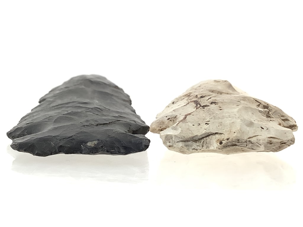 3 Flint Knapped Stone Arrowheads - 5