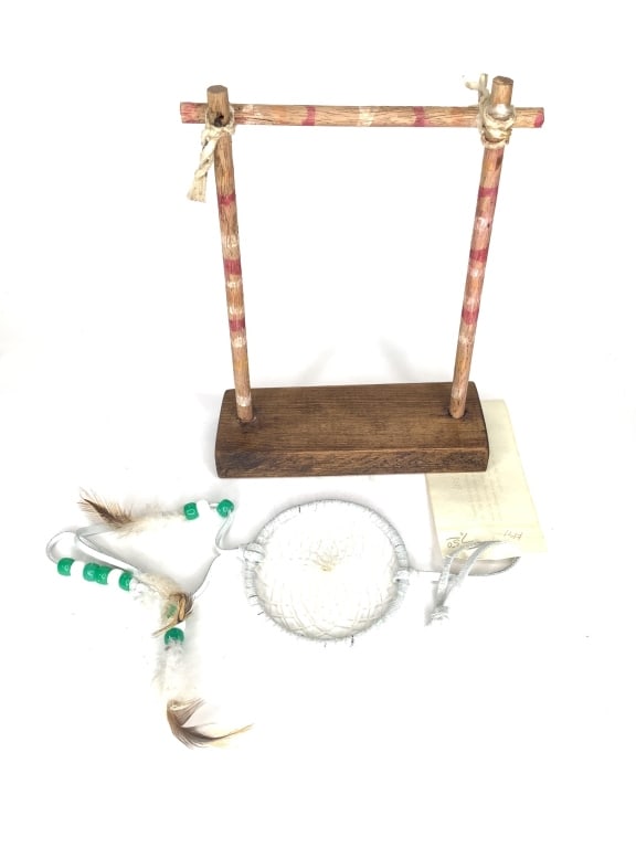 Vtg Dreamcatcher & Display Stand (1 of 5)
