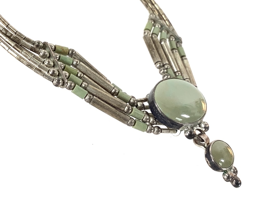 Carolyn Pollack Turquoise Sterling Necklace: Unmarked 13.9 grams total weight with liquid silver beads.
