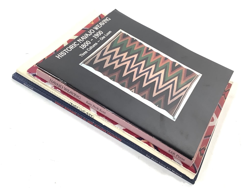 Navajo Rug & Weaving PB Books: 6 total, all paperback. Good used condition, minor creasing and wear to bindings.