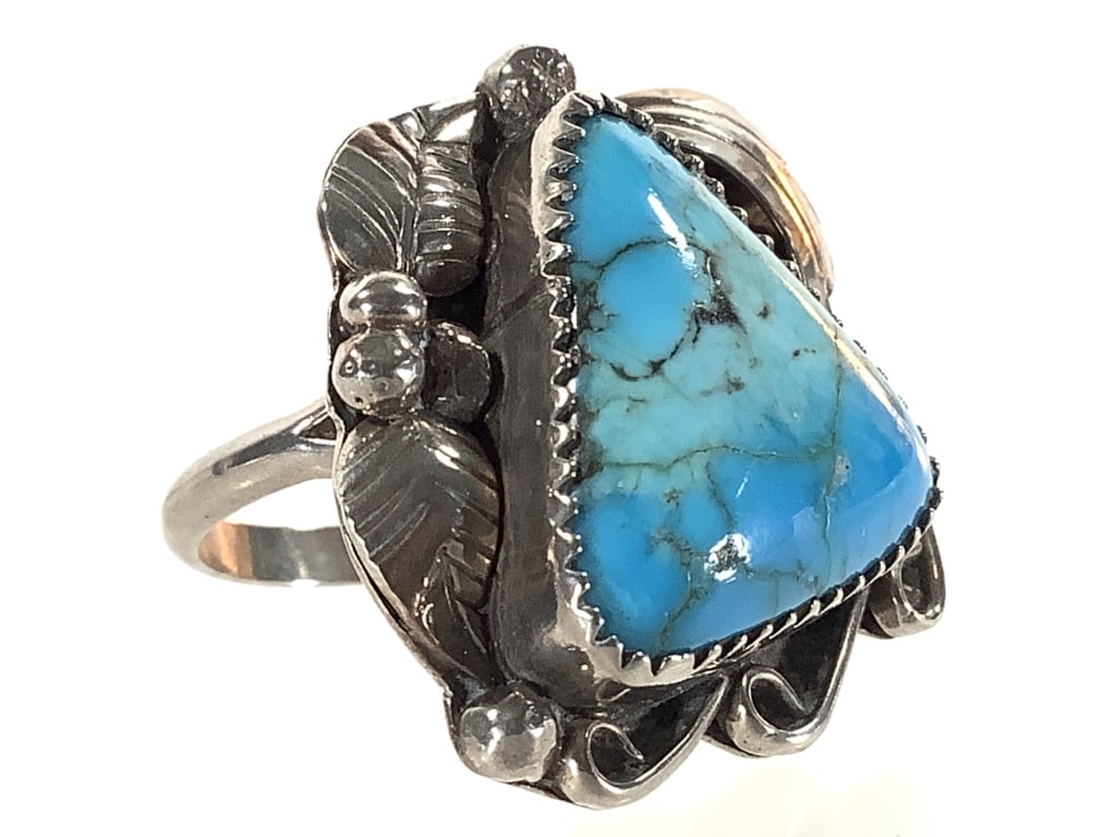 Unmarked Turquoise Ring Sz 8 (1 of 5)