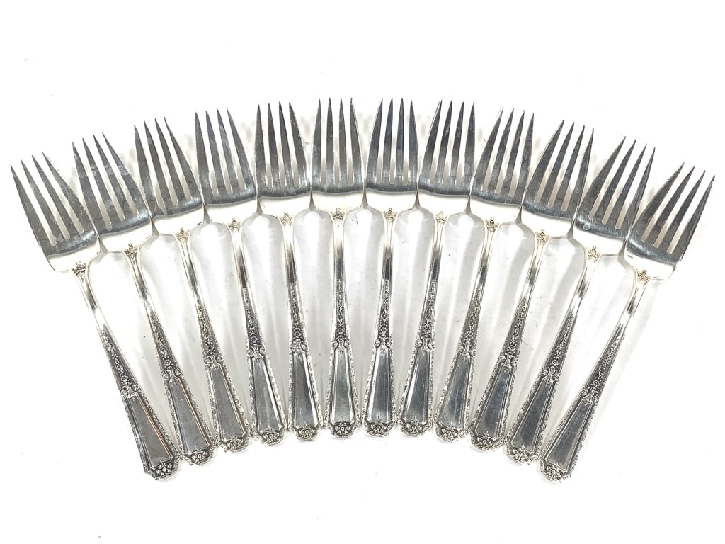 Towle Sterling Louis XIV 12 Salad Forks 405g: All marked Sterling with T logo, Pat 1924. Not monogrammed, stainless blades. Matching lots 350s-356s.