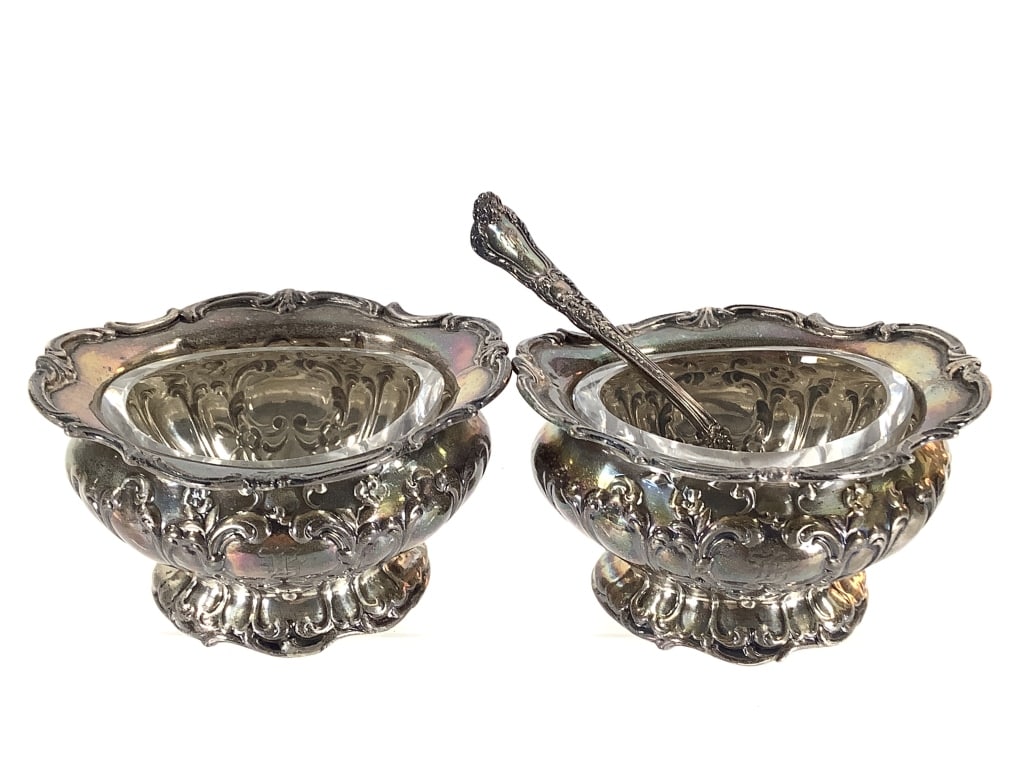 Gorham Sterling Master Salt Cellars w Glass Insert: 145g sterling base and single spoon. Gorham marks on bottom with STERLING and number A606. Glass inserts not weighed. H monogram.