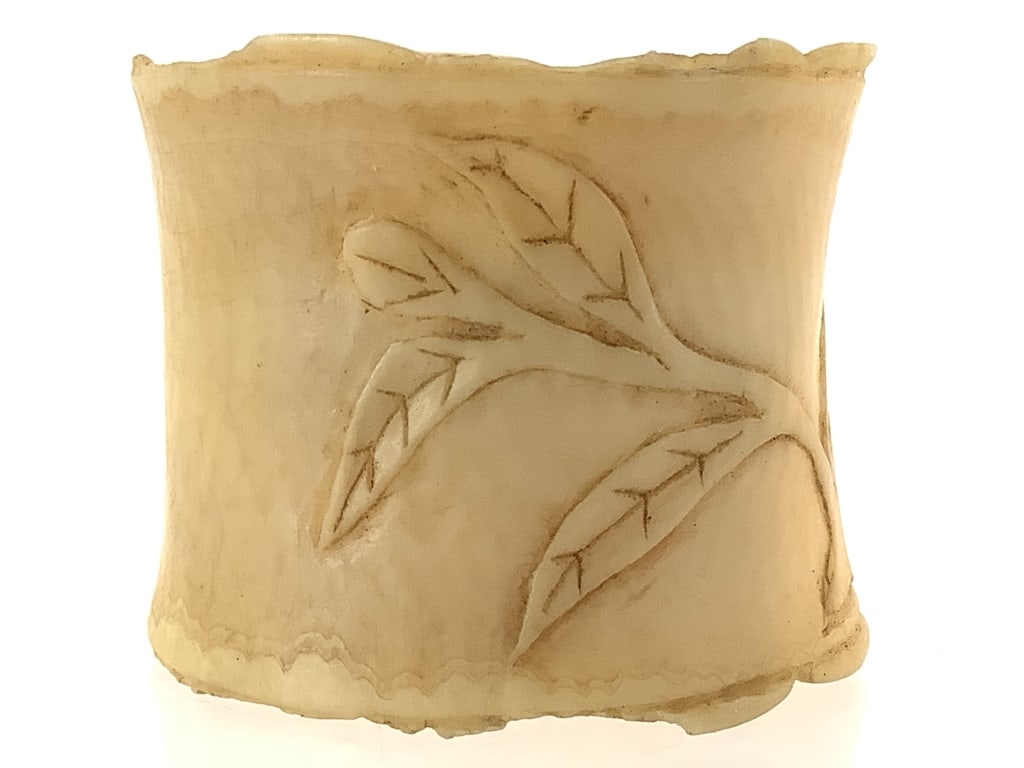 Ivory Floral Motif Napkin Ring - 2