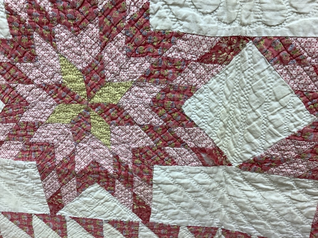 Strawberry Pattern Compass Quilt 84" x 70" - 6