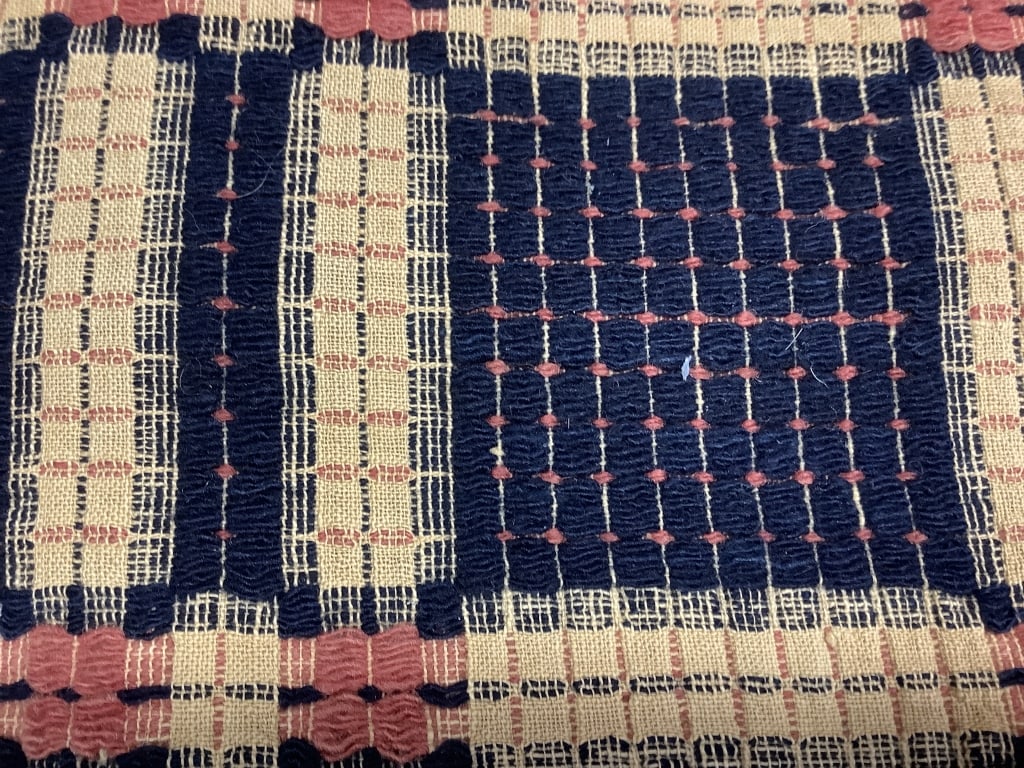 Patch Pattern Overshot Coverlet 86" x 62" - 4