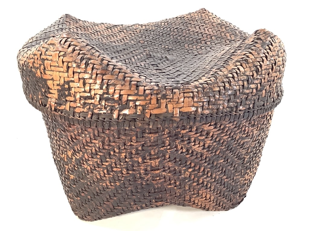 Kuba Lidded Large Food Basket Congo: 16 1/4"Dia, 12 5/8"H. Four point top design lidded basket Provenance: Collection of William and Diane Itter. Please see photos for condition and details.