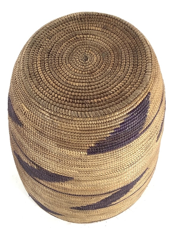 Tutsi Lidded Coiled Basket - 6