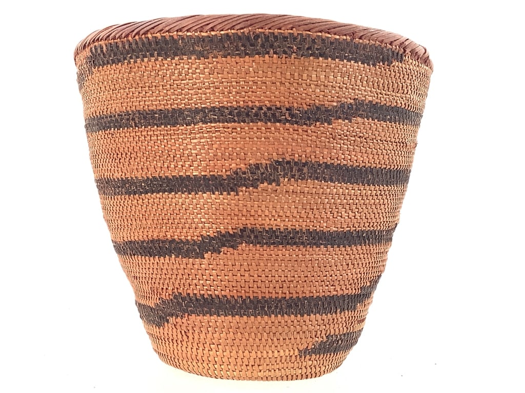 Tutsi Lidded Coiled Basket - 3