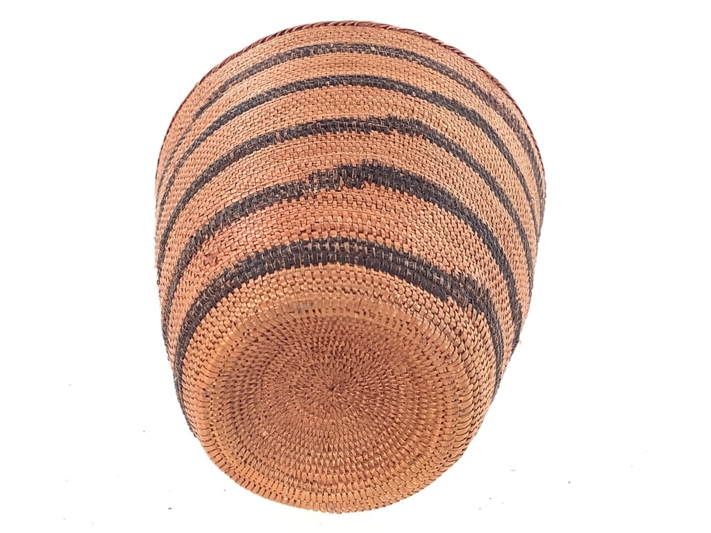 Tutsi Lidded Coiled Basket - 6