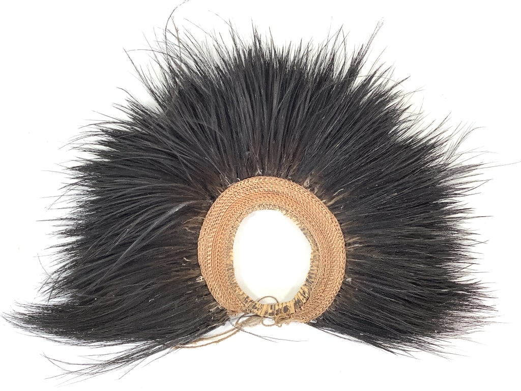 Papua New Guinea Headdress: 18"W x 13"H (Approximately). Provenance: Collection of William and Diane Itter. Please see photos for condition and details.