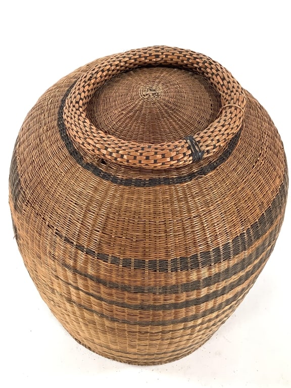 Large Tutsi Lidded Basket Rwanda - 4