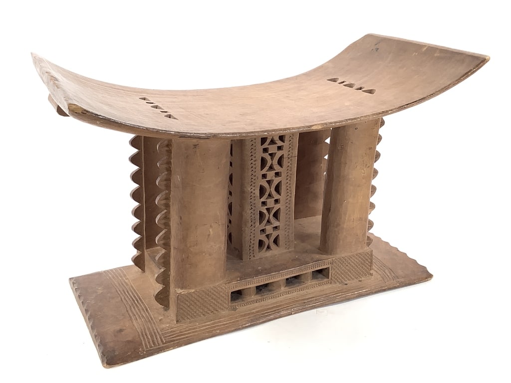 Asante Hand Carved Wood Ghana: 12 7/8"H x 19 1/8"W x 9 1/2"D. Provenance: Collection of William and Diane Itter. Please see photos for condition and details.
