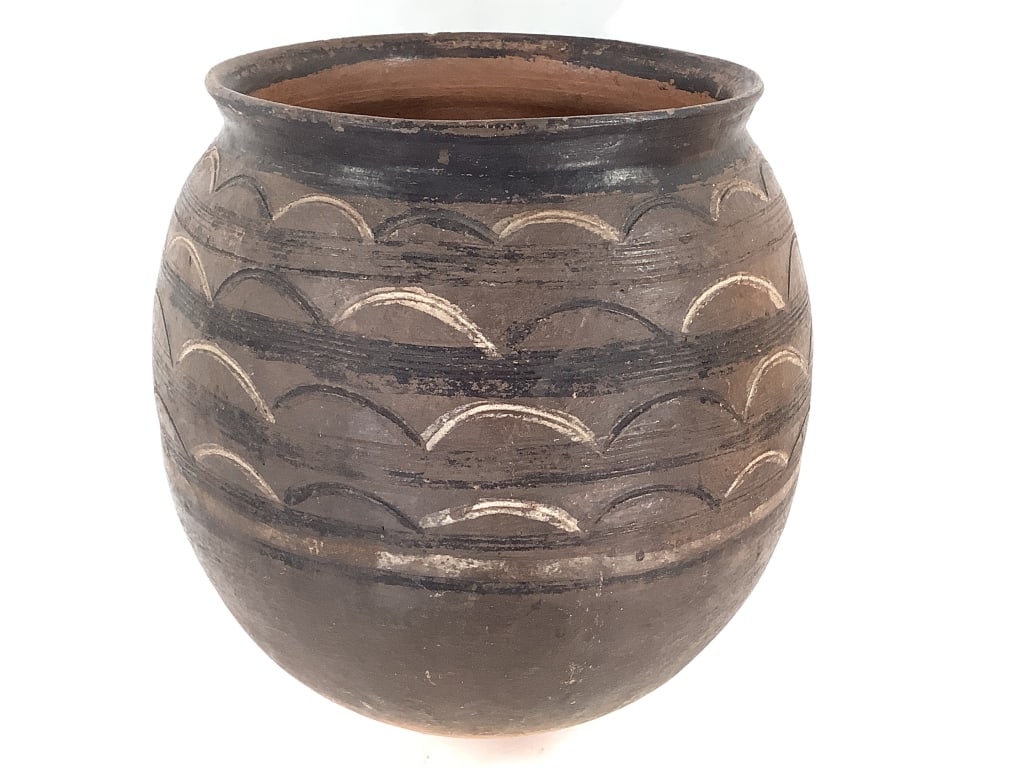 Nupe Water Pot Nigeria: 14 5/8"H x 10 5/8" Dia. at top. 14" Dia. at widest point. Incised design with natural pigments. Provenance: Collection of William and Diane Itter. Please see photos for condition and details. Please