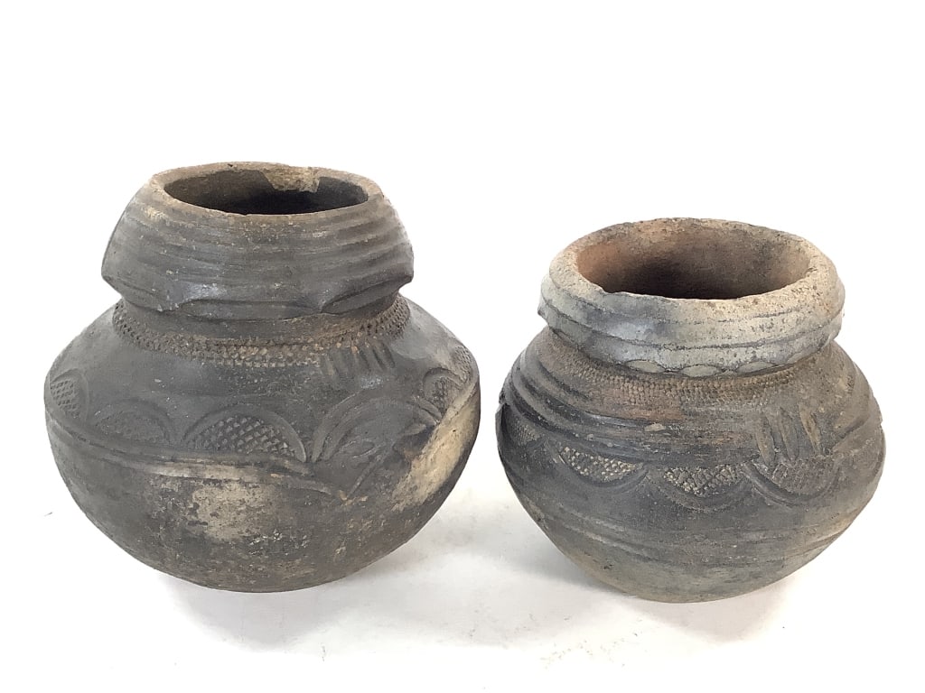 Mangbetu Ceramic Jar DRC: 6"H x 7"W. Good condition, natural wear consistent with age. Provenance: Collection of William and Diane Itter. Please see photos for condition and details. Please note: Some pots may have repairs