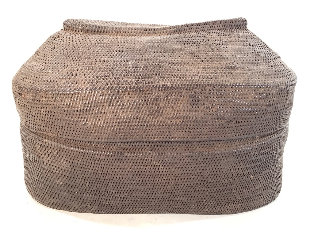 Kuba Lidded Basket DRC: 14"W x 9"H. Woven Kuba basket from the DR Congo, palm and raffia fibers. Fair condition, natural wear consistent with age. Provenance: Collection of William and Diane Itter. See photos for details.