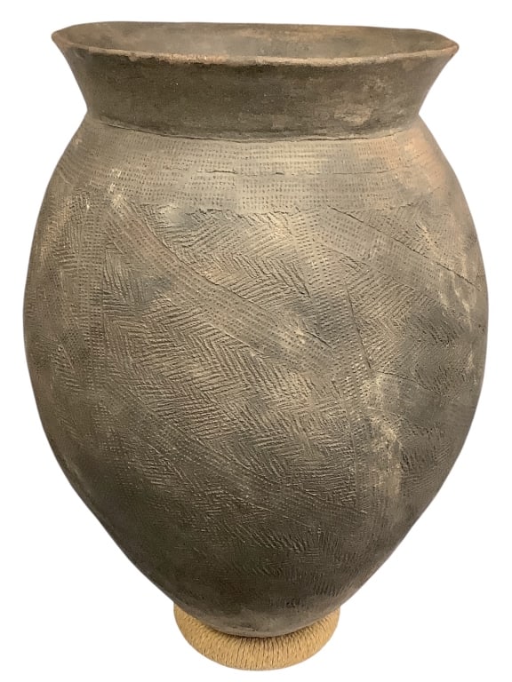 Toussian Burkina Faso Water Storage Jar: 25"H x 17"Dia. Toussian (Tusyan). Good condition for age. Provenance: Collection of William and Diane Itter. Please see photos for condition and details. Please note: Some pots may have repairs that