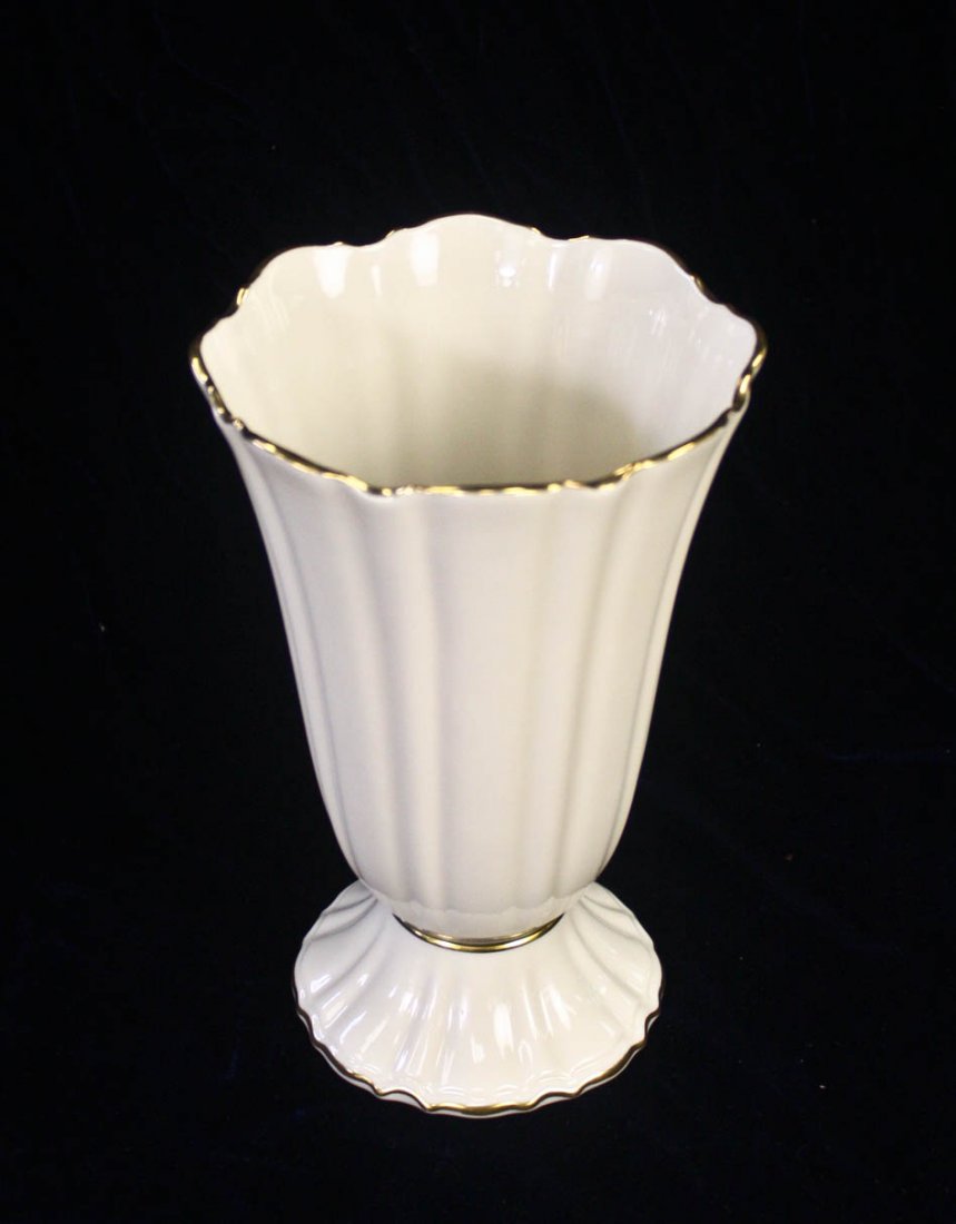 30 Lenox Vase