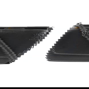 LOEWE Cowhide Leather Gate Pochette Bag Golden Shoulder Back Bag Black Shoulder Bag Black BK: Item Name: LOEWE Cowhide Leather Gate Pochette Bag Golden Shoulder Back Bag Black Shoulder Bag Black BK Calfskin (cowhide) Brand: LOEWE Model No.: Size: x W:21cmH:11cm x D:2cm(W:8.3 inch x H:4.3 inch