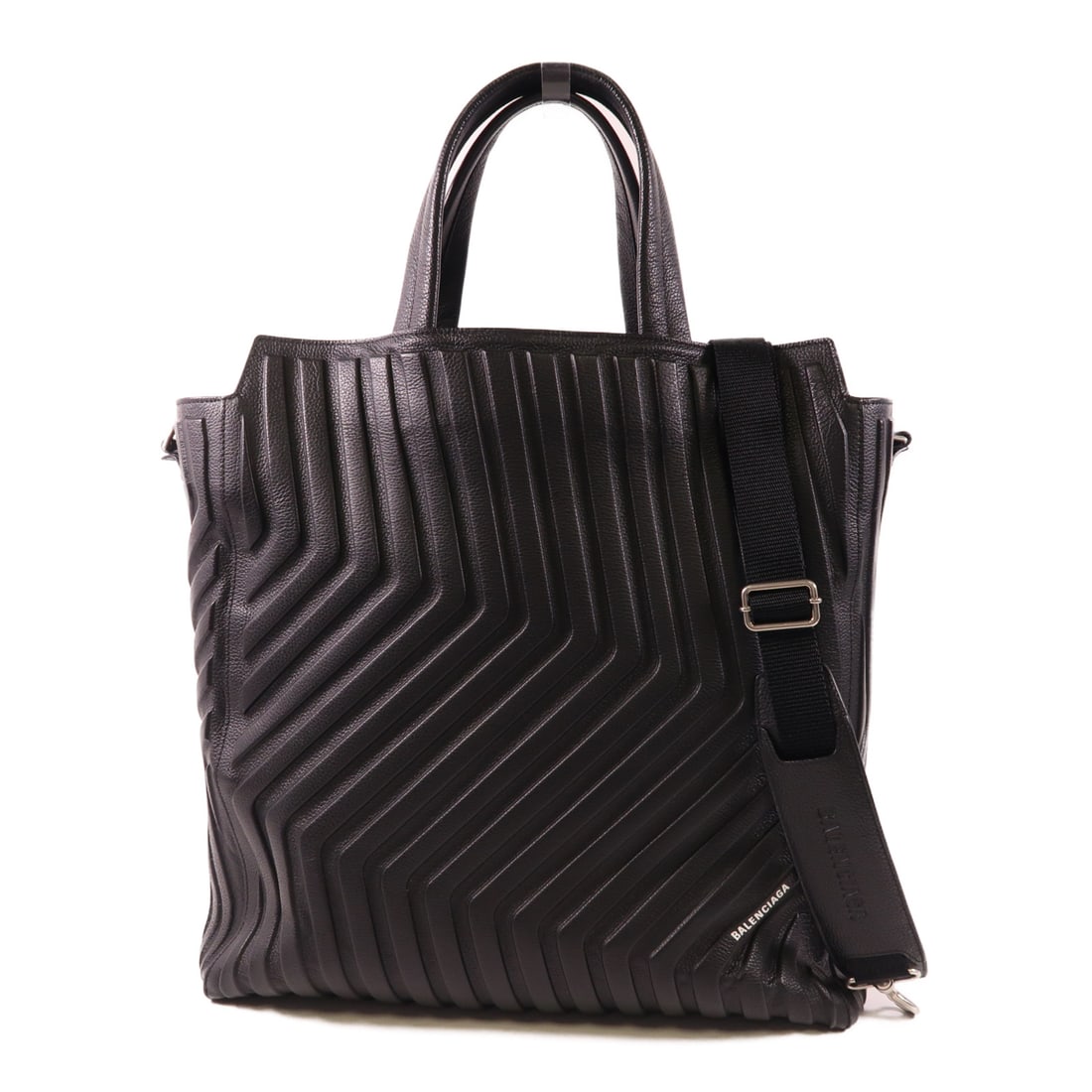 BALENCIAGA Leather Car East-West M Tote Ginpaku Hand-Handed Bag for Shoulders and Backs 2wayShoulder: Item Name: BALENCIAGA Leather Car East-West M Tote Ginpaku Hand-Handed Bag for Shoulders and Backs 2wayShoulder Brand: BALENCIAGA Model No.: 679463 Size: x W:37cmH:38.5cm x D:13cm(W:14.6 inch x H:15.2