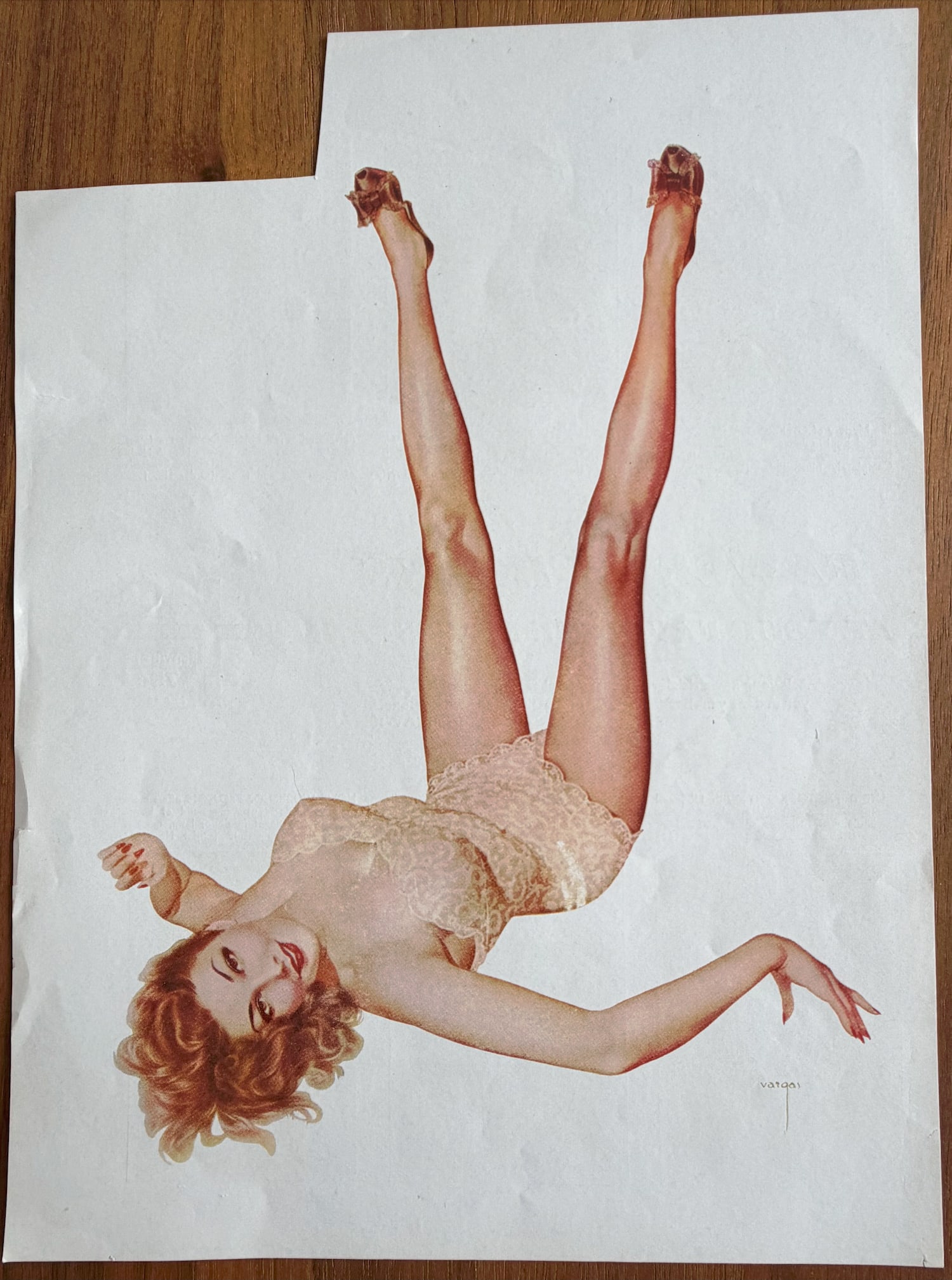 Alberto Vargas Legacy Girl Clipping from Magazine: Small slipping from his estate and personal papers.
