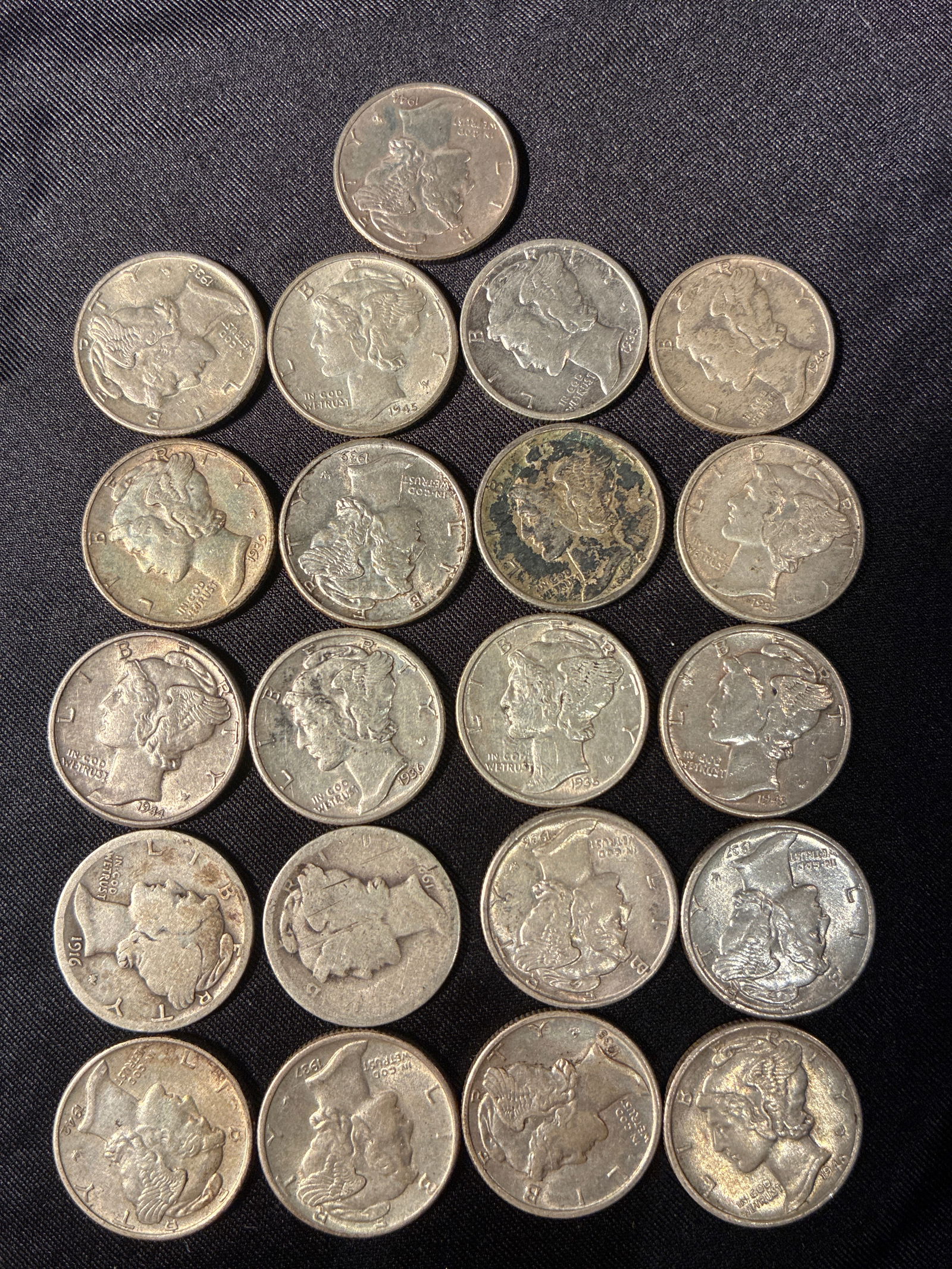 Lot of 21 - US Silver Mercury Dimes (1 of 3)
