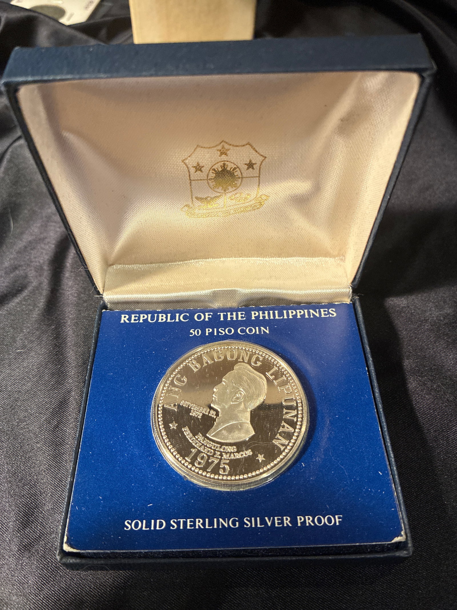 1975 Philippines 50 Piso Proof - .925 fine silver 1 ounce: Composition: 0.925 silver (sterling). Weight: 27.40g