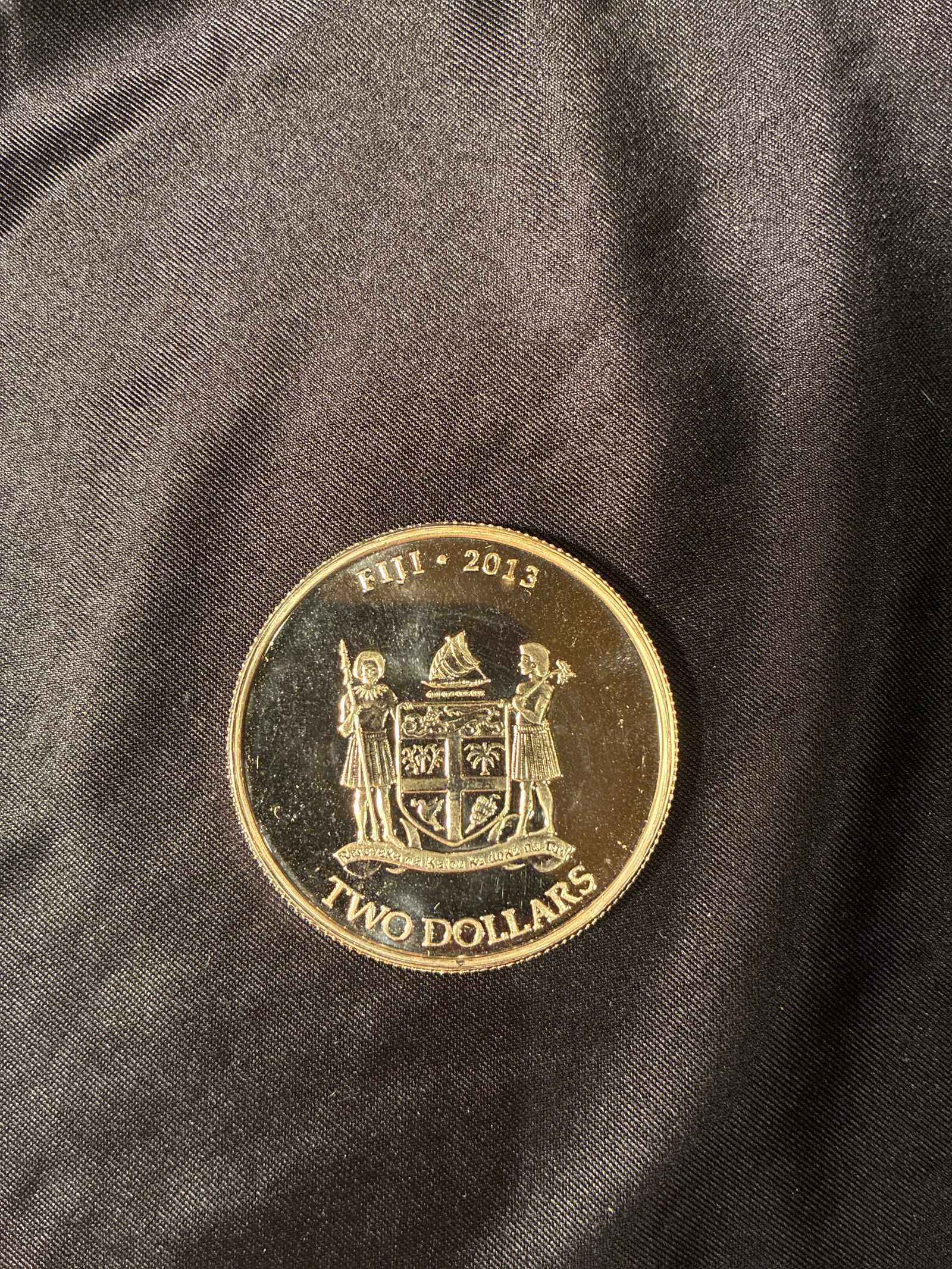 2013 Fiji 2 Dollar Silver Proof Coin- .999 fine silver 1 ounce (1 of 2)