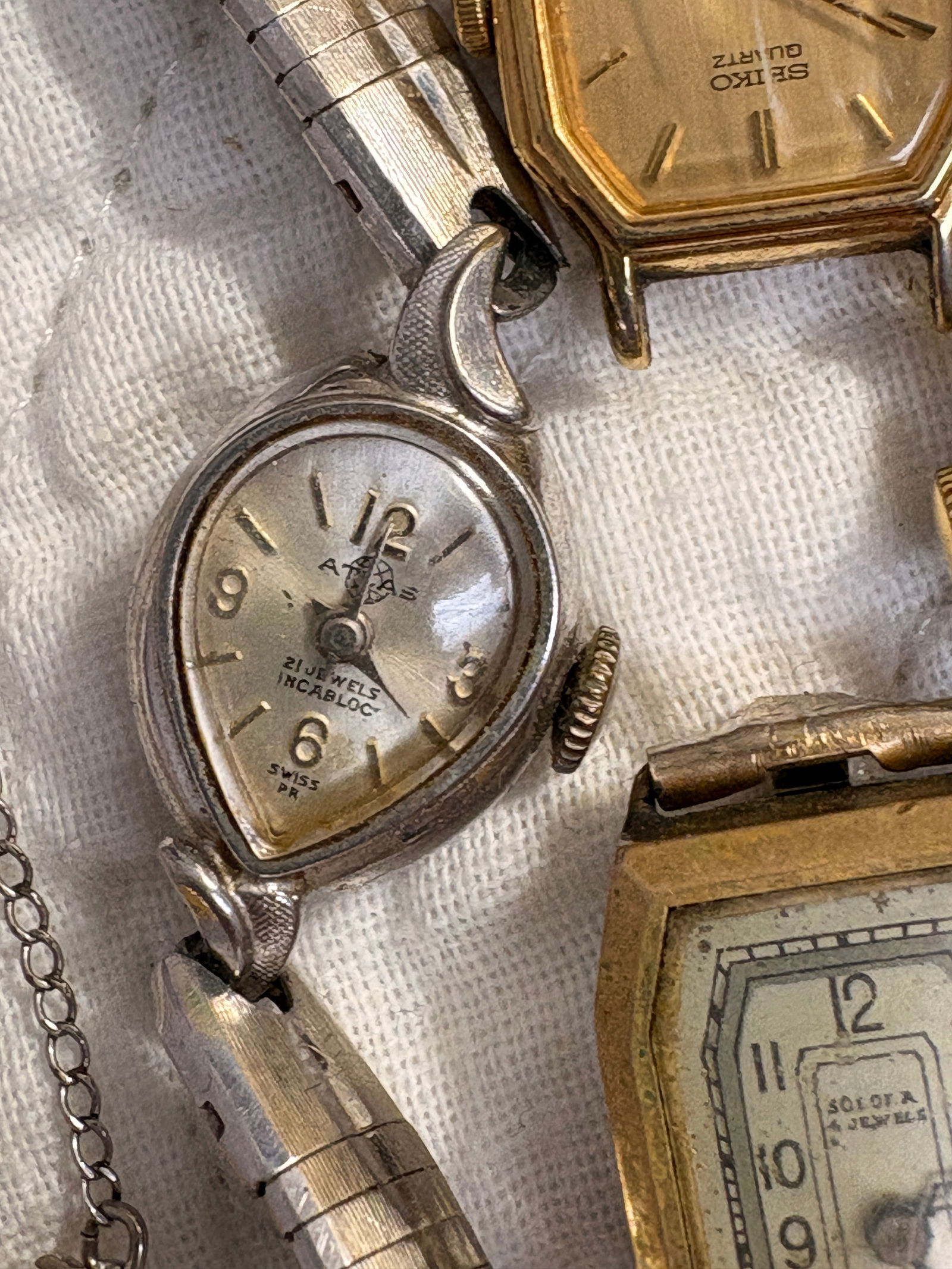 Lot of 16 Vintage Ladies Wristwatches - 9