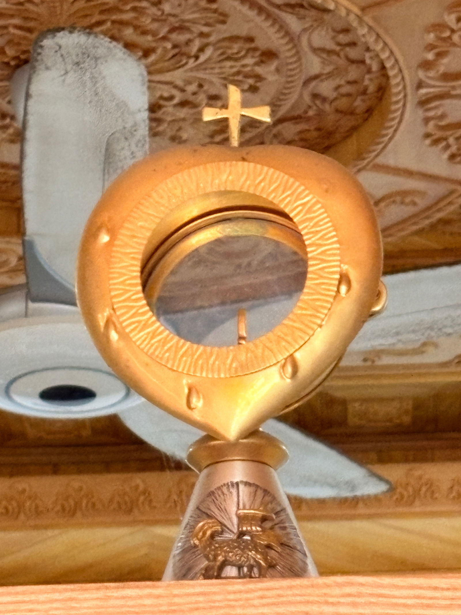 Vintage Eucharistic Reliquary / Monstrance with Agnus Dei (1 of 4)