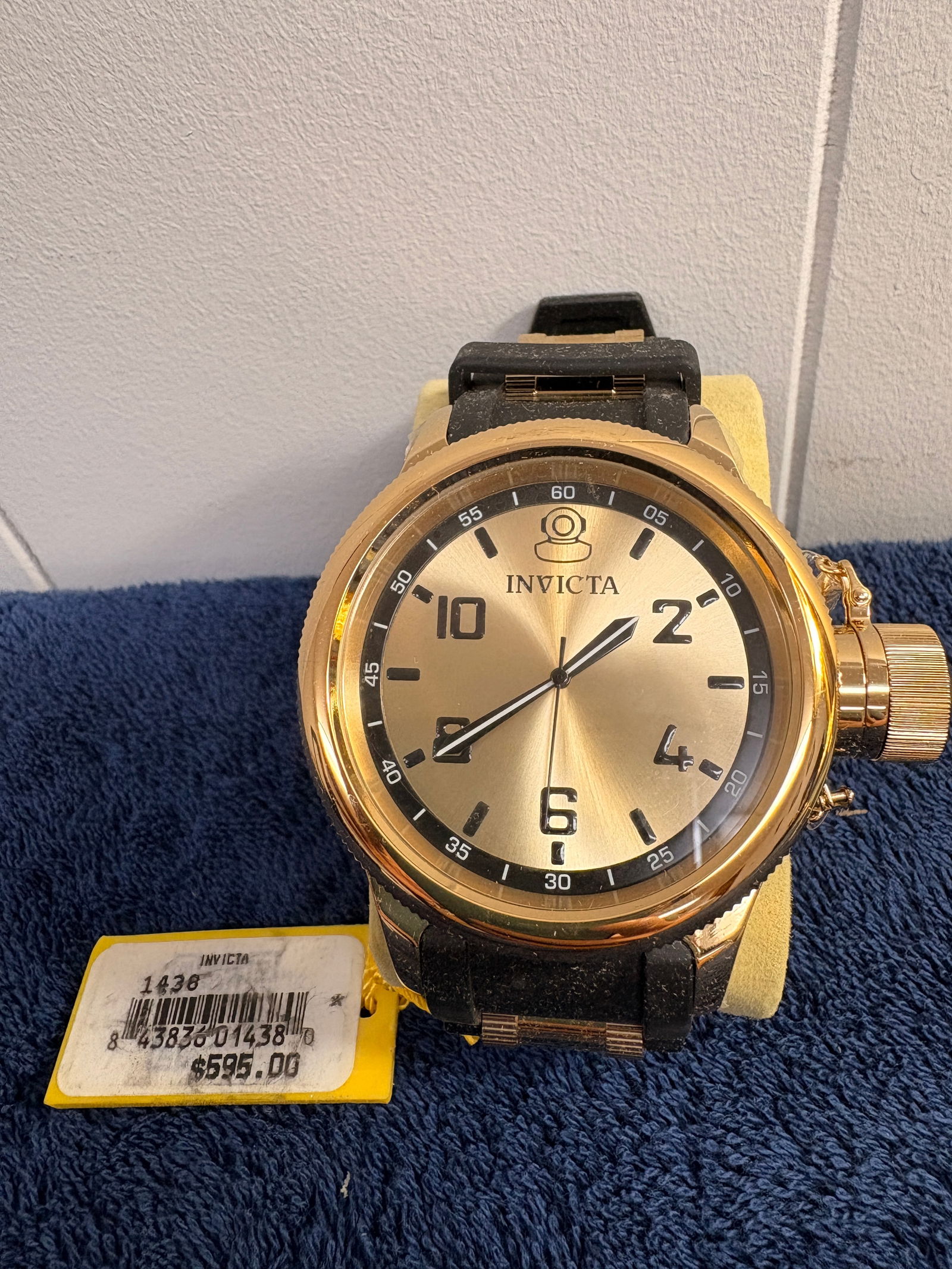 Invicta Russian Diver Style Wristwatch (1 of 6)