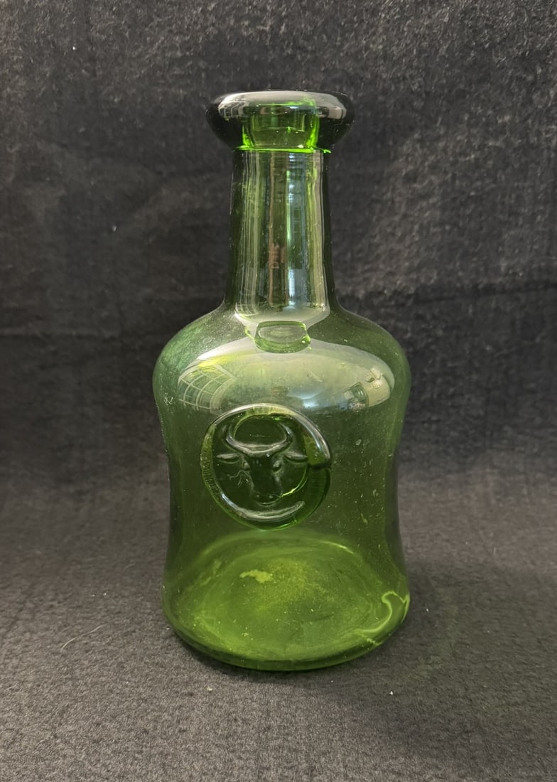 Erik Höglund for Boda – Green Glass Bottle with Bull Medallion (1 of 4)