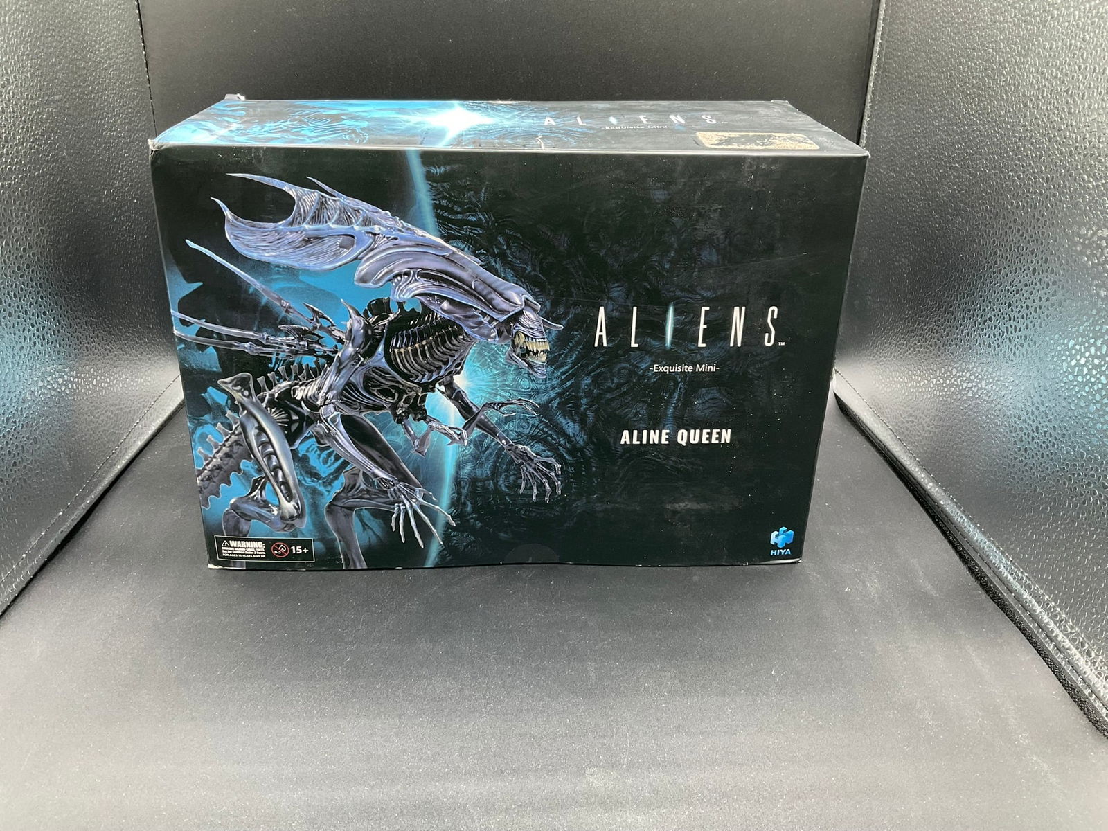 Description: Aliens Alien Queen Exquisite Minifigure by Hiya Toys, featuring highly detailed (1 of 2)