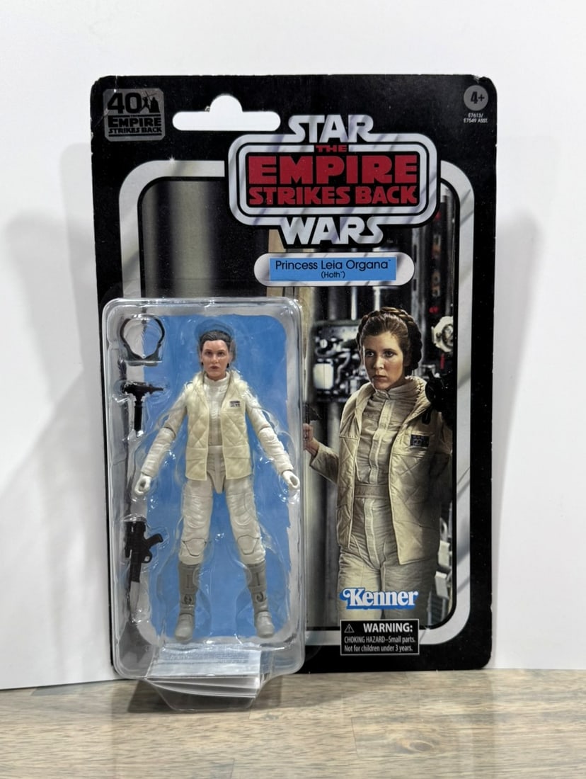 Star Wars Princess Leia (Hoth) 40th Anniversary Kenner Retro Figure (1 of 2)