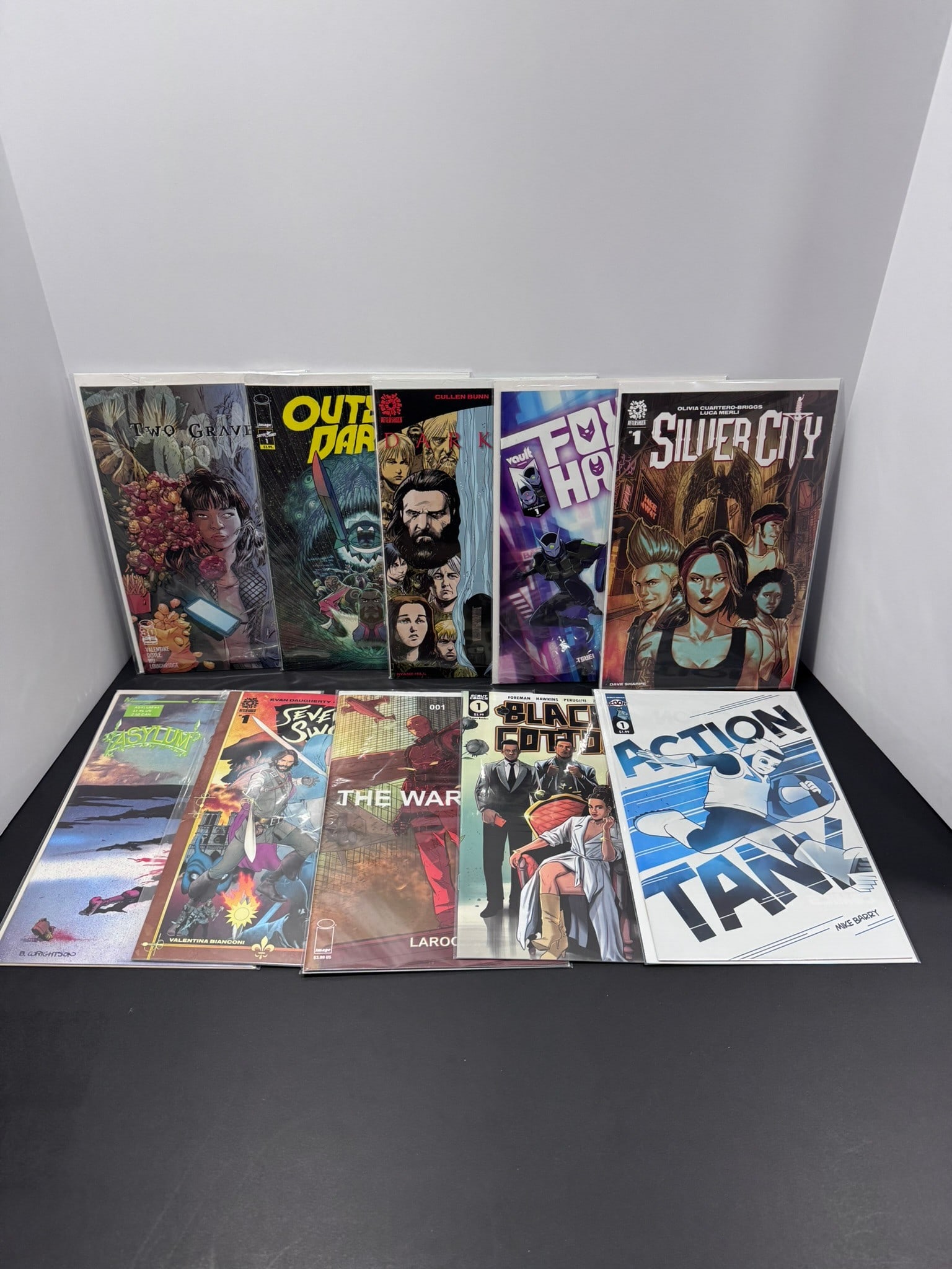 Independent Comic Book #1 Lot (10 Books): Collection of ten issue #1 independent and creator-owned comic books from Image, Dark Horse, BOOM! Studios, Vault, Oni Press, and other publishers. Highlights include Silver City #1, Black Cloak #1,