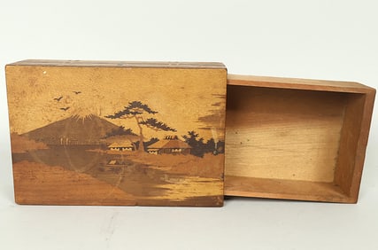 Beautifully Inlaid Japanese Wood Box.