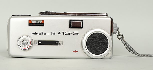 Minolta 18-MG Subminiature Camera. Working Condition w/Case! Very Nice Piece!