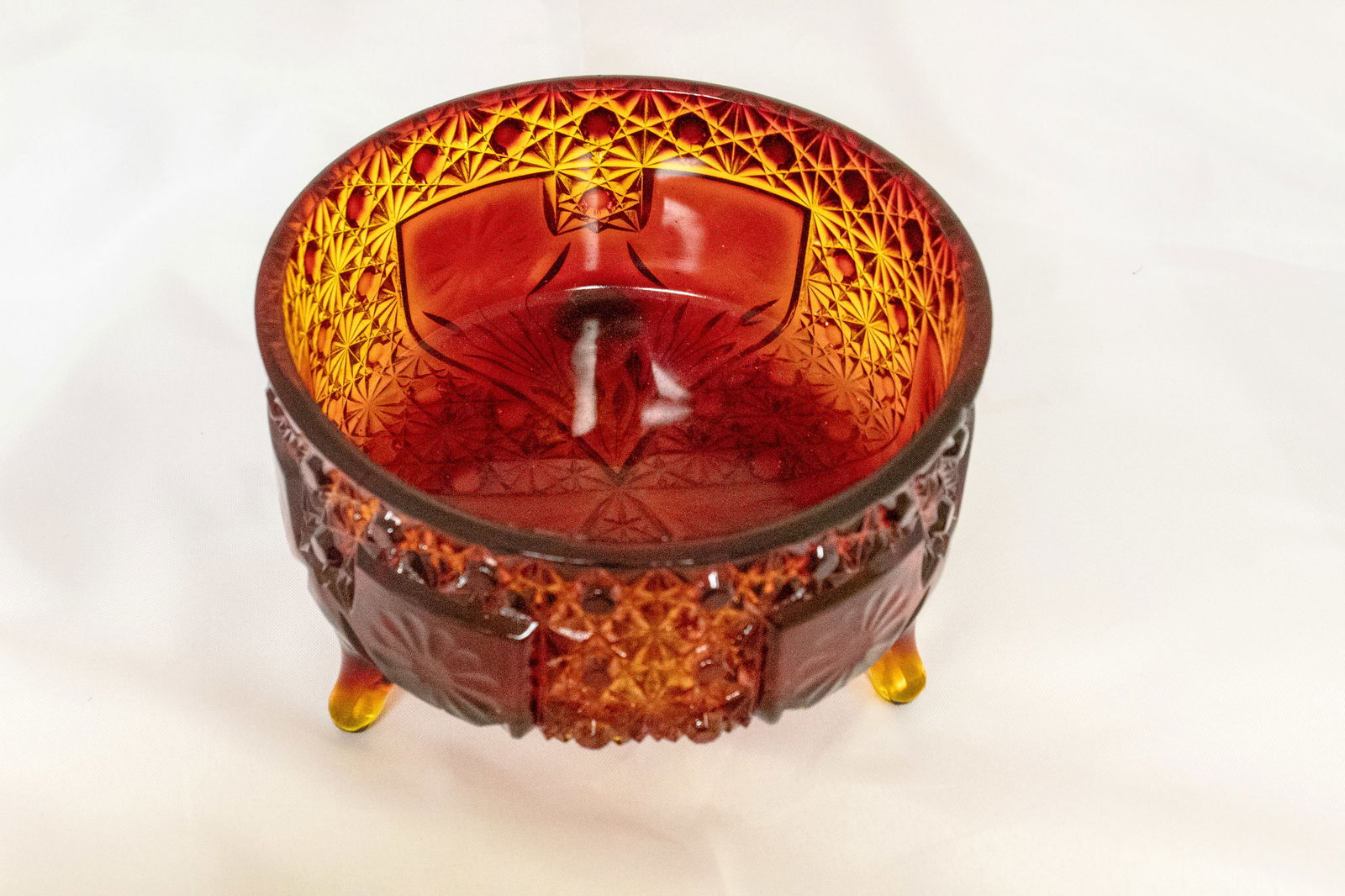 L.E. Smith Amberina Daisy and Button Large Glass Footed Bowl (1 of 4)