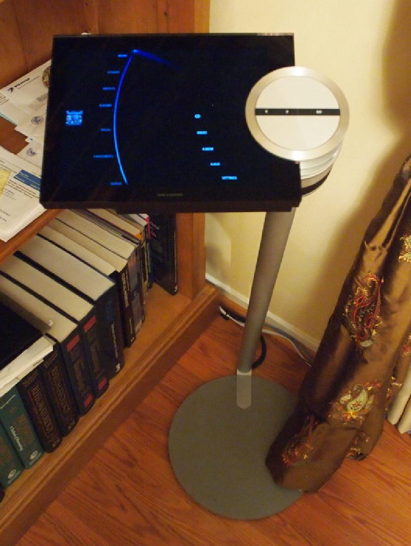 Bang & Olufsen digital music server with speakers (1 of 4)