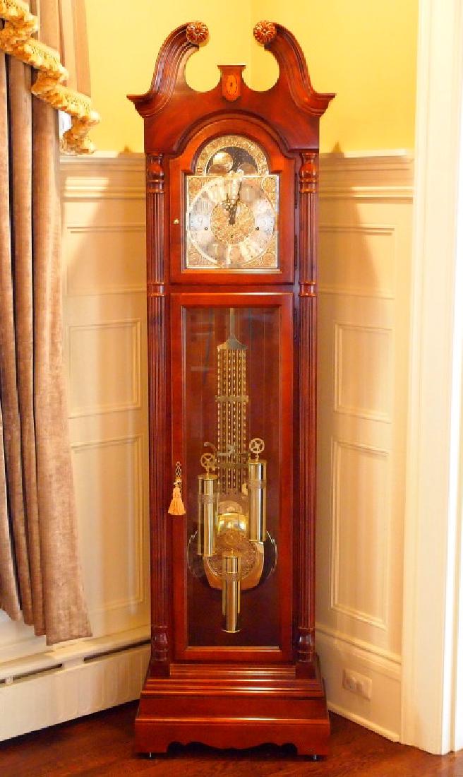 Howard Miller Beckett floor clock (1 of 2)